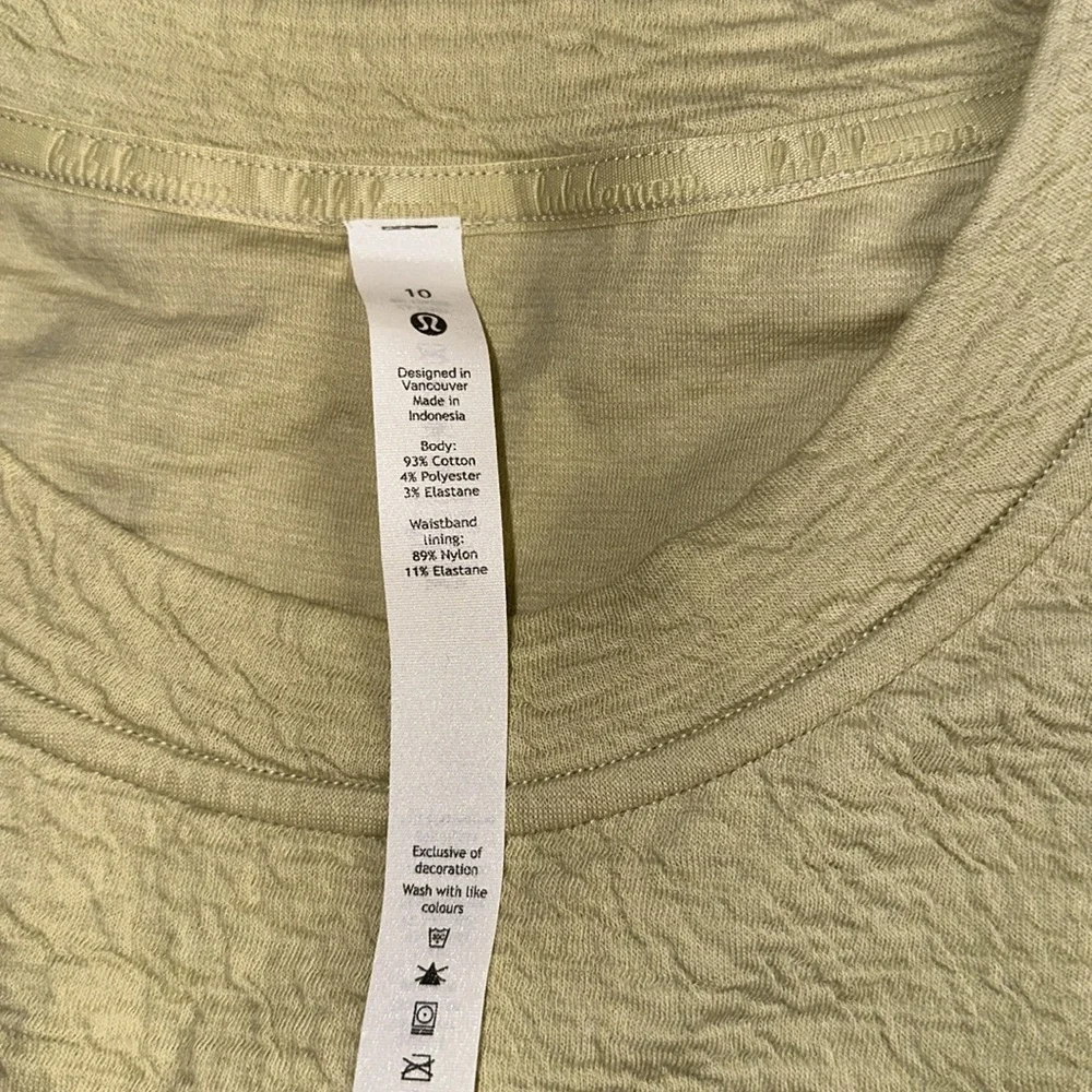 NWT Lululemon Top - Picture 4 of 6